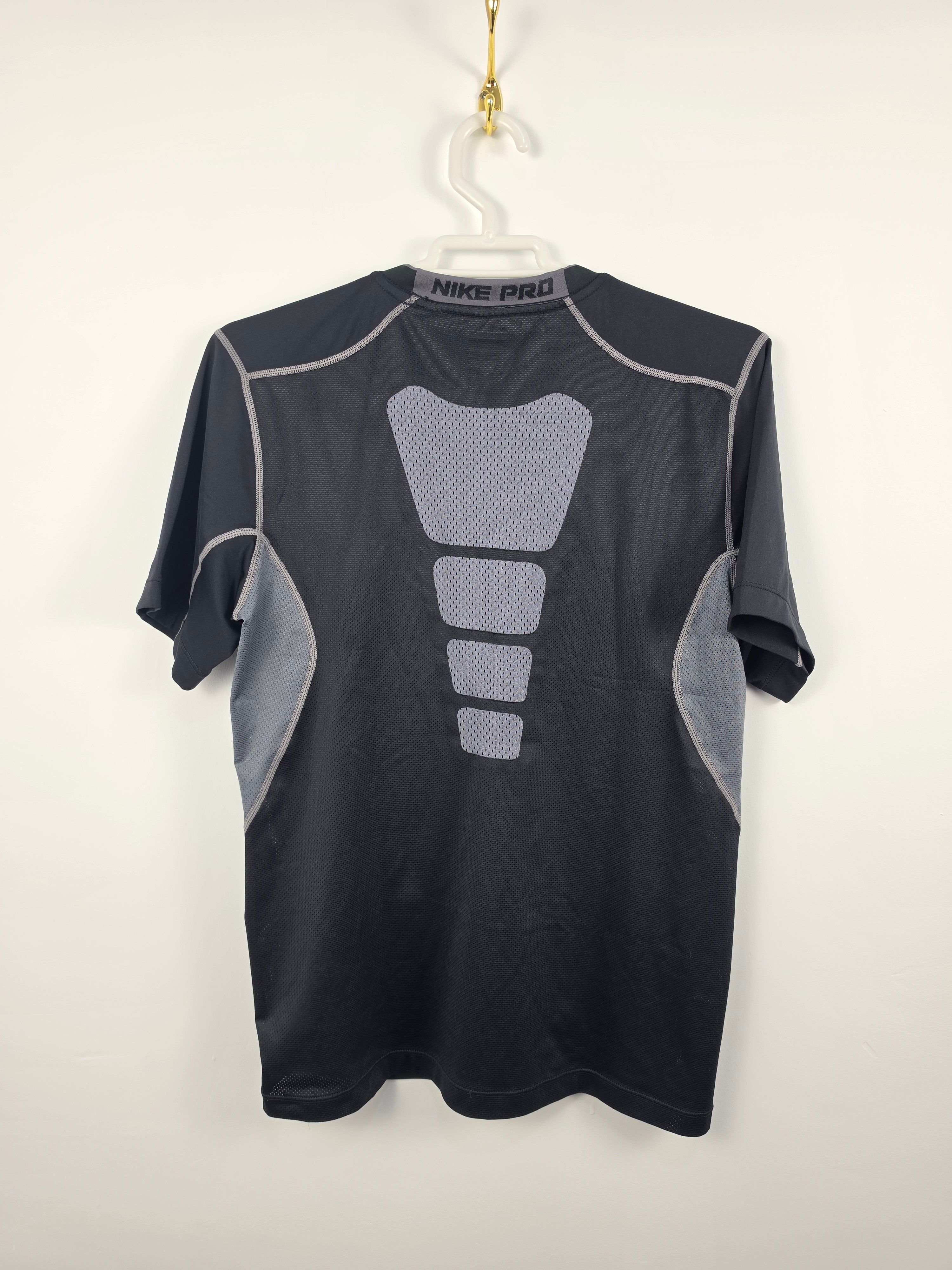 Camiseta Técnica Nike Pro "Virgin Active" Negra - Talla S (47x66) - Grado B
