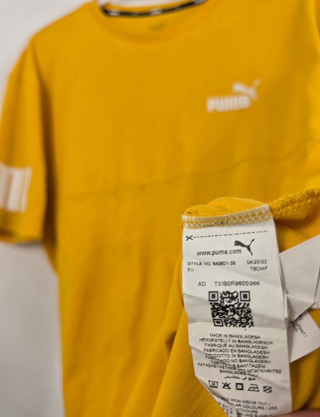 Camiseta Puma Vintage Amarilla - Logo en Mangas - Talla L - Buen Estado