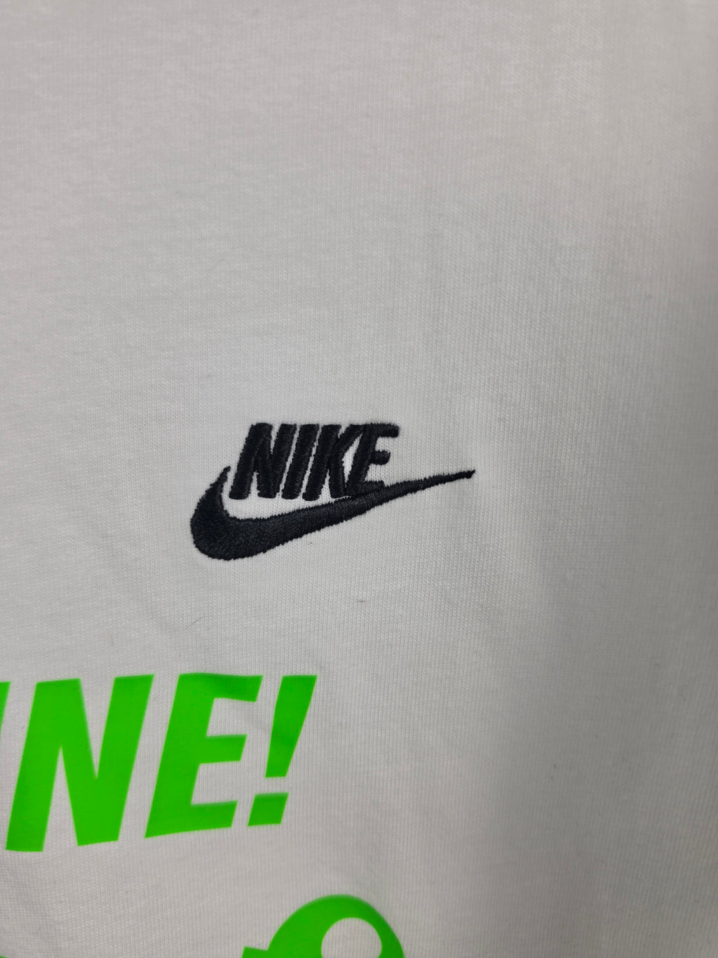 Camiseta Nike VfL Wolfsburgo Pokalsieger 2022 - Talla XL (58x73) - Edición Especial