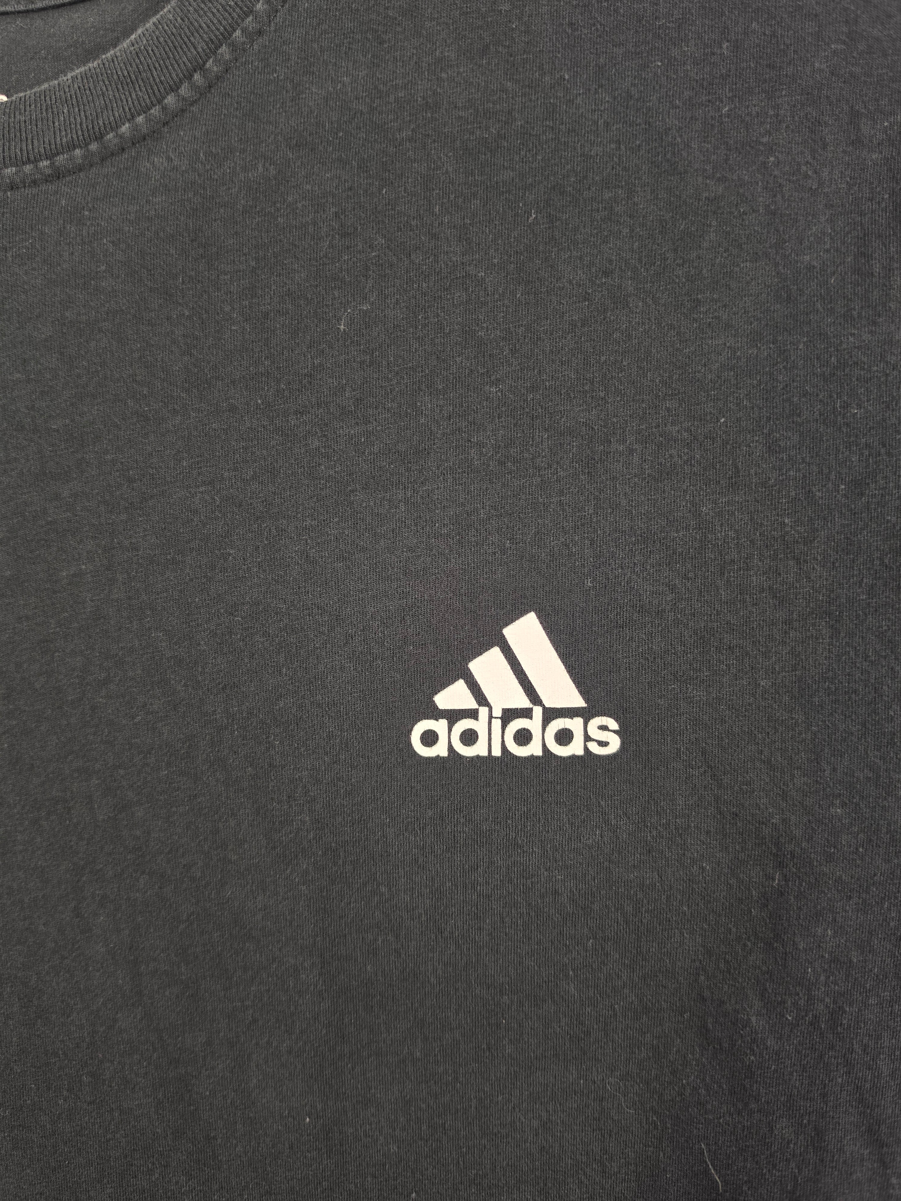 Camiseta Adidas Básica Negra - Logo Bordado - Talla S (46x65) - Grado A