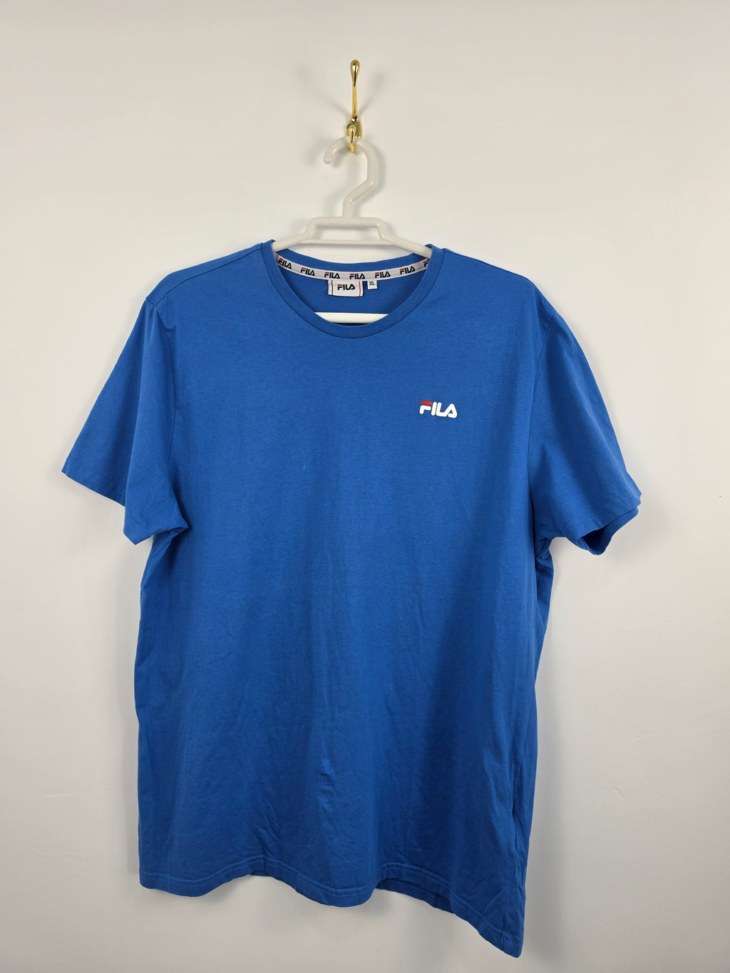 Camiseta Fila Azul Royal - Doble Logo - Talla XL en etiqueta / Talla real L (56x70) - Grado A