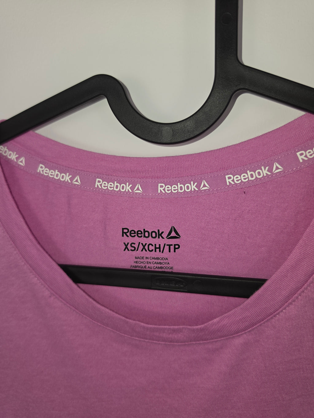 Camiseta Reebok Logo Graphic - Talla XS - Rosa Pastel - Grado A