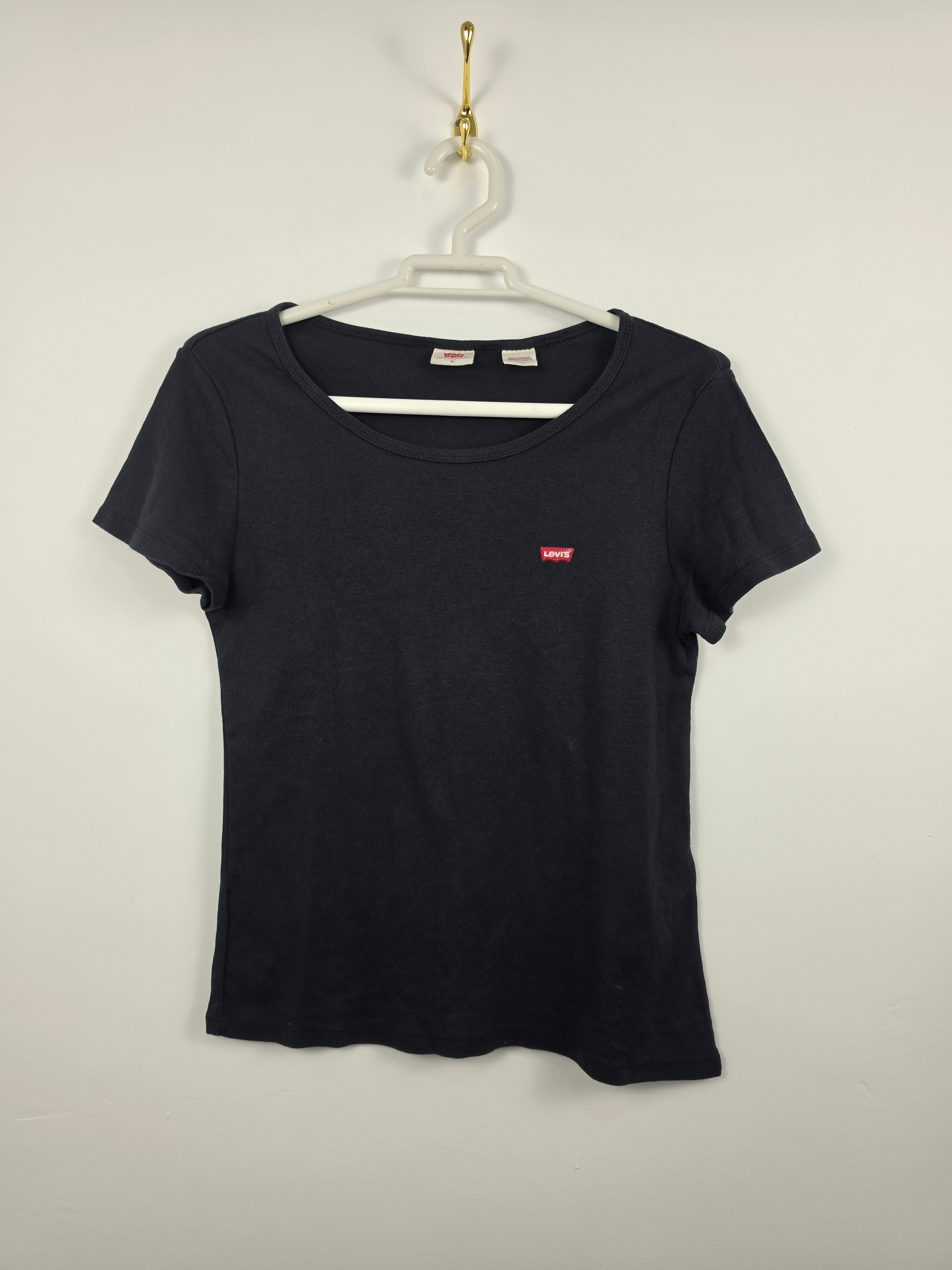 Camiseta Levi's Básica Negra Mujer - Logo Bordado - Talla M (44x57) - Grado A