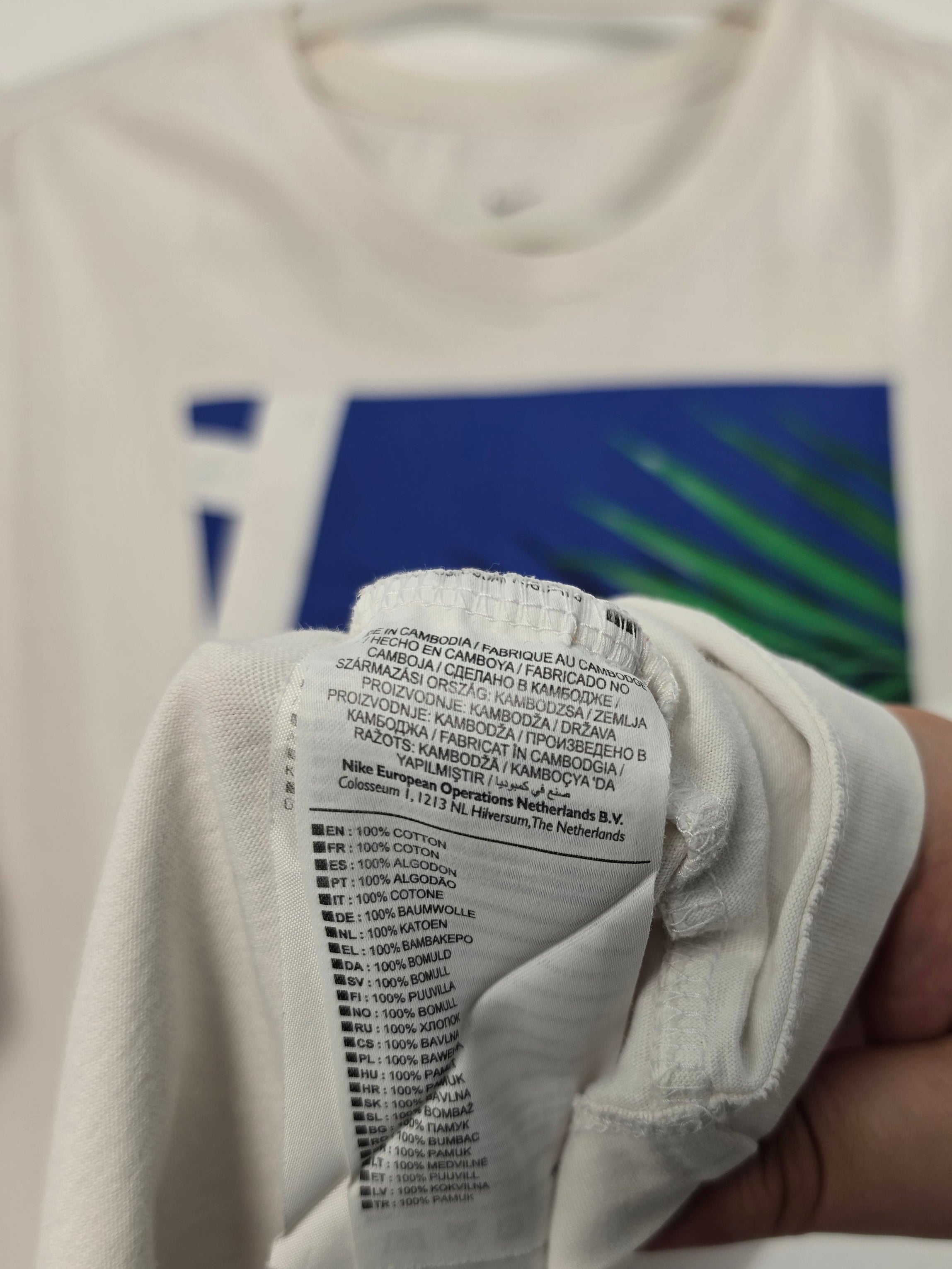Camiseta Nike Graphic "Shoebox & Palm" Blanca - Talla L (55x70) - Grado B