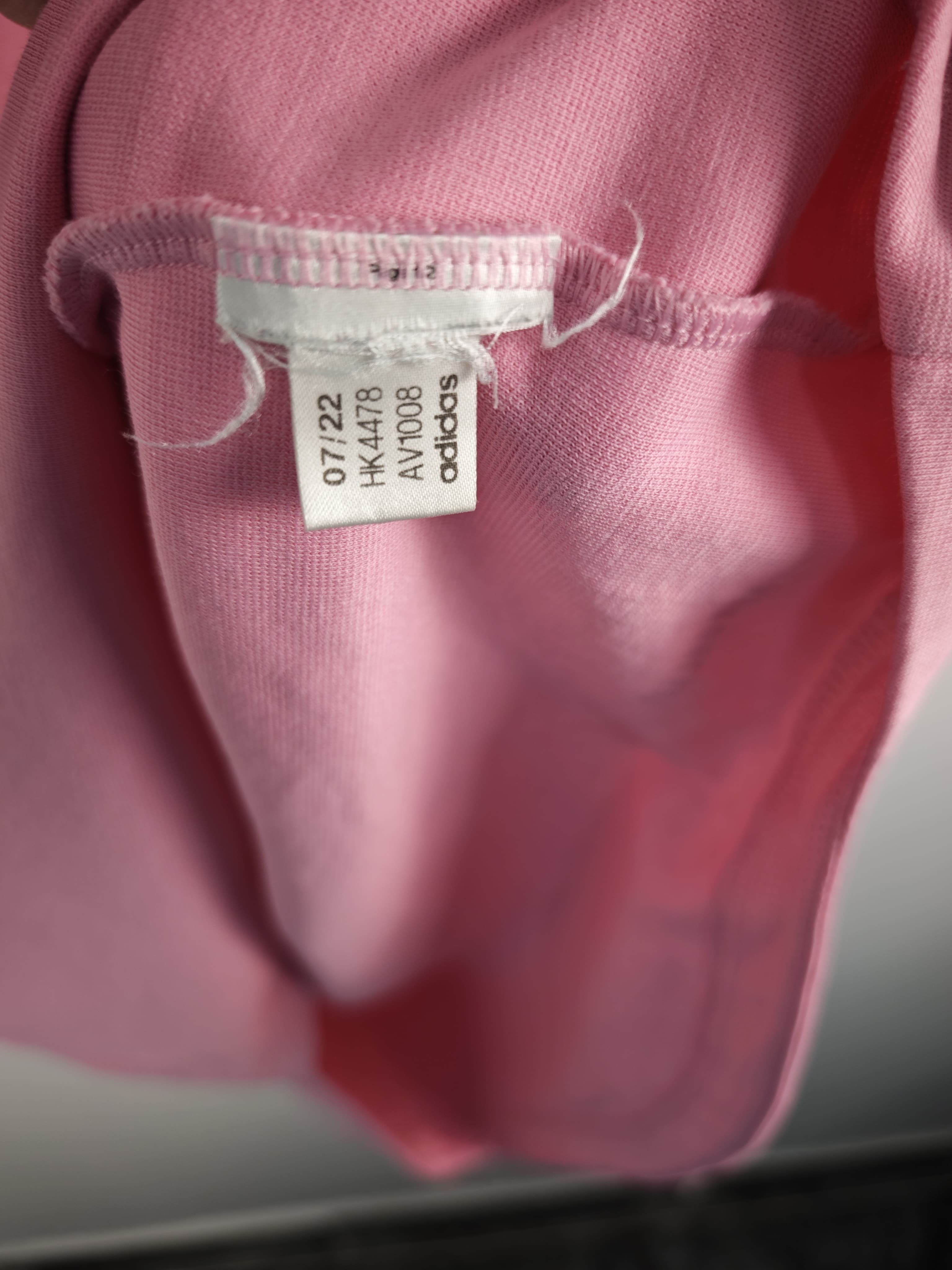 Camiseta Adidas Aeroready Rosa Pastel con Logo Central y Tres Rayas en Espalda - Talla M
