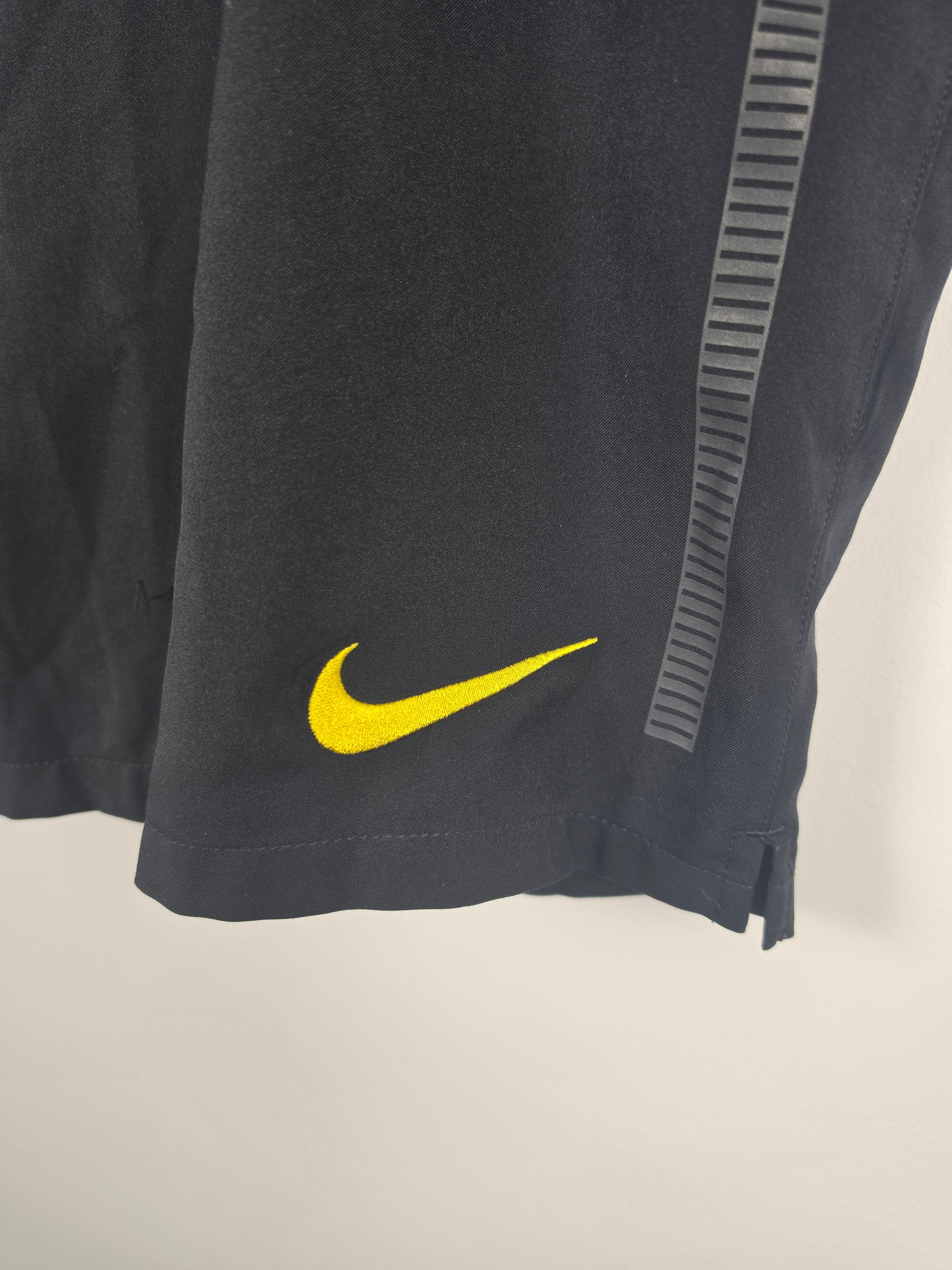Pantalón Corto FC Barcelona Nike Dri-Fit - Entrenamiento - Talla XL