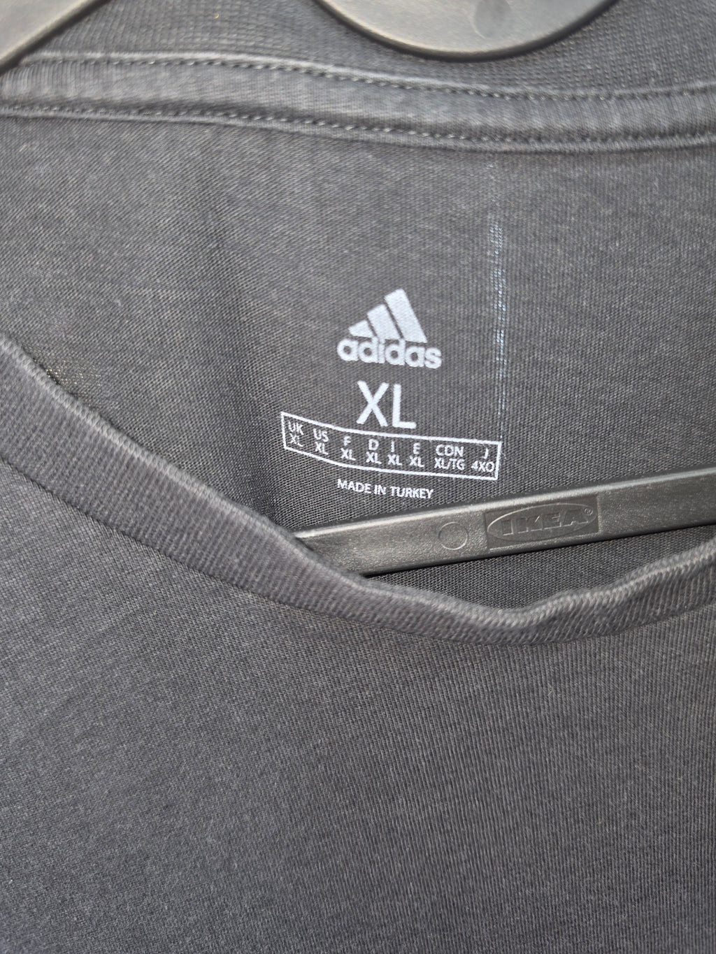 Camiseta Adidas Dubai Edition - Talla XL - Negra - Grado A - Estilo Urbano