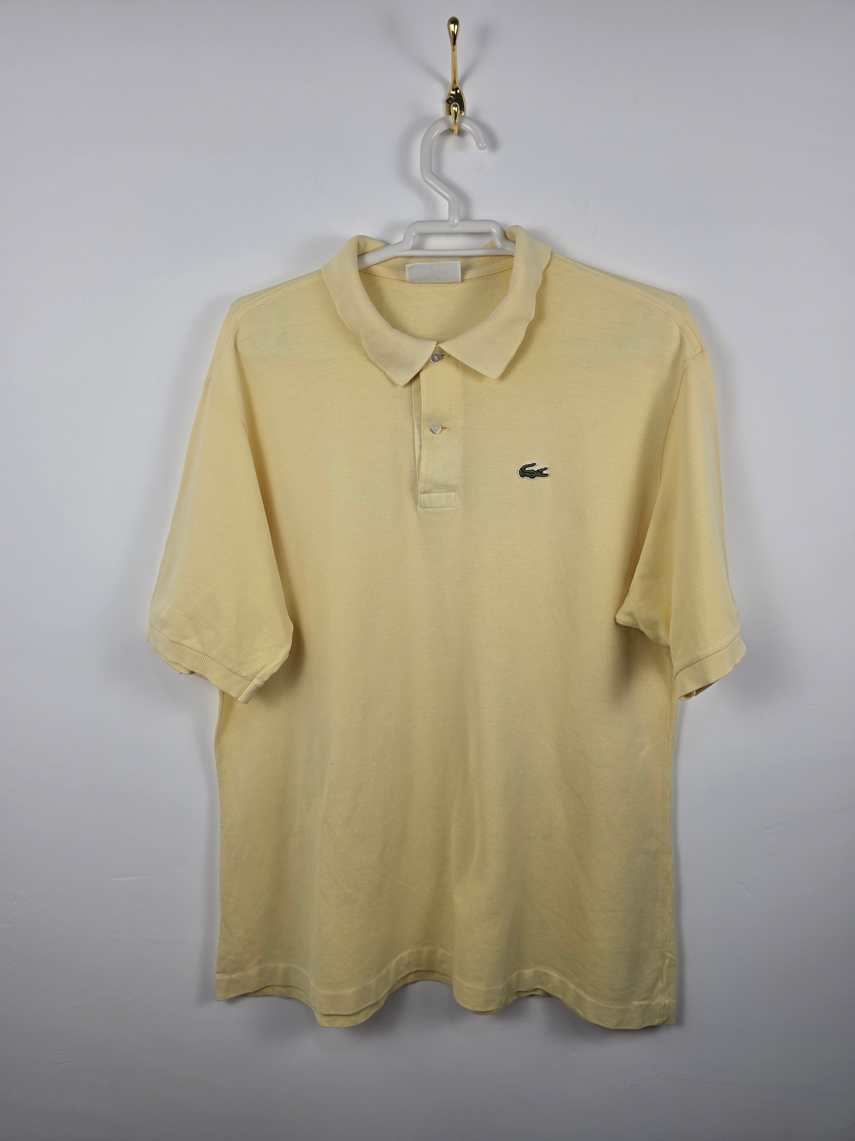 Polo Clásico Lacoste Amarillo Claro - Talla 7 (XXL) - Grado C (61x73) - Con Arreglo