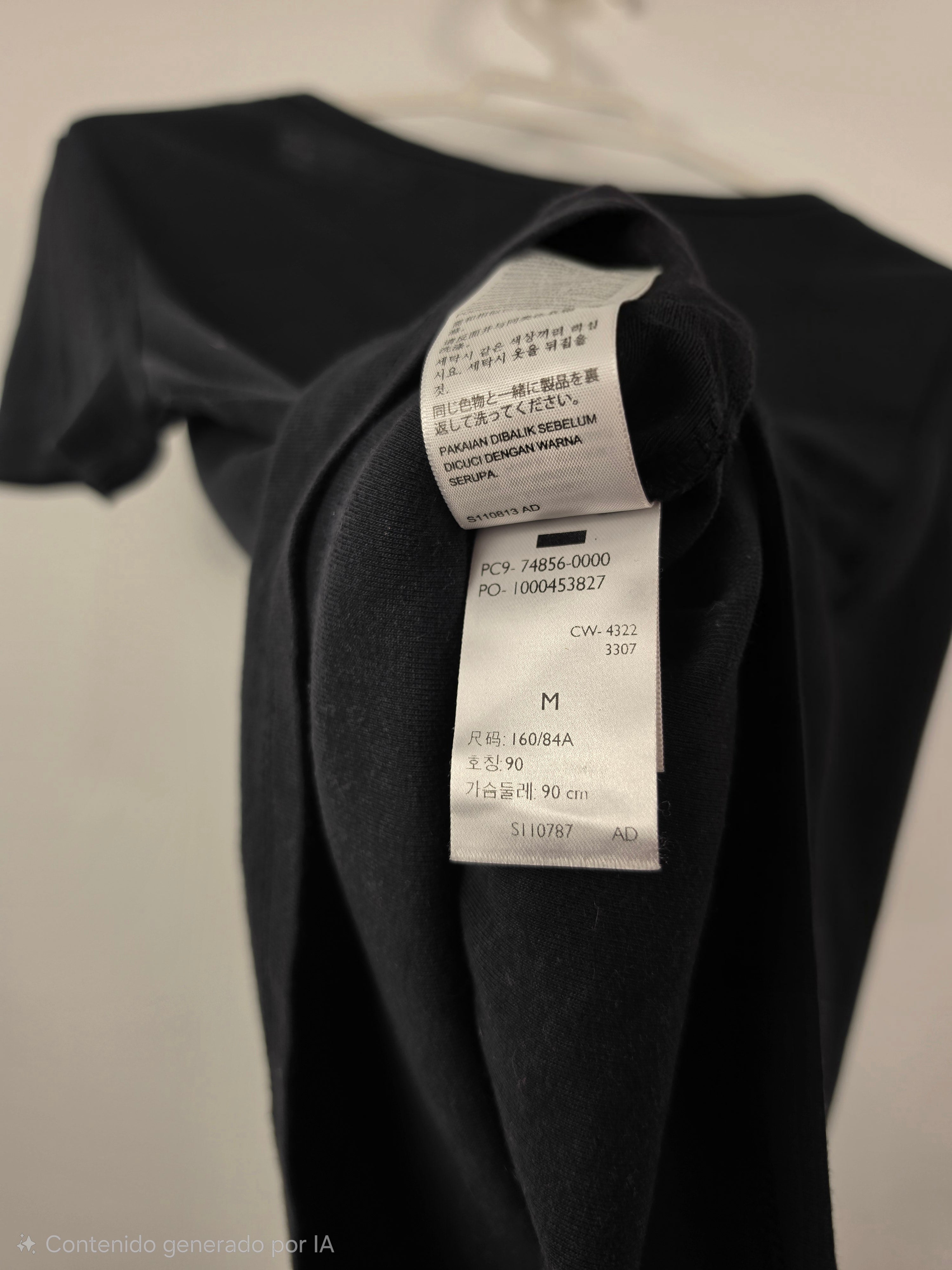 Camiseta Levi's Básica Negra Mujer - Logo Bordado - Talla M (44x57) - Grado A